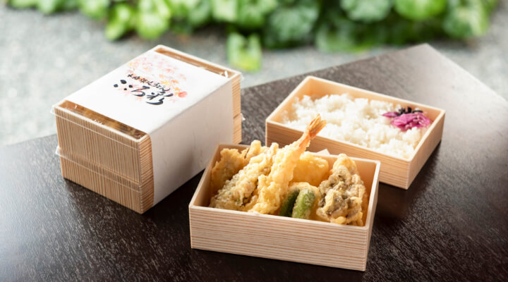 お持ち帰りの天ぷら・ご飯